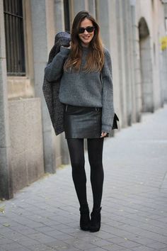 Grey knitted jumper - Lady Addict http://stylelovely.com/ladyaddict/ Skirt With Tights Outfit, Rok Outfit, Chique Outfit, Leather Skirt Outfit, Black Leather Mini Skirt, Toni Garrn, Winter Skirt Outfit, Trendy Skirts