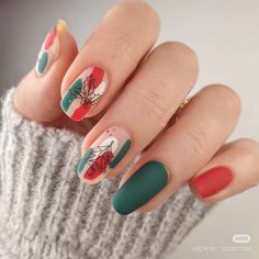 Celebrate the season with these charming holiday nails featuring red, green, and holly-inspired designs, perfect for spreading festive cheer! ❄️🎅

#HolidayNails #ChristmasNailArt #FestiveManicure #GreenNails #RedNails #HollyNails #CozyVibes #ElegantNails #PinterestNails #Xiaohongshu Hoilday Nails, Negative Space Nail Art, Matte Top Coat, Abstract Nail Art, Holiday Nail Designs, Holiday Nail Art, Nail Tattoo, Stamping Nail Art, Colorful Nail Designs