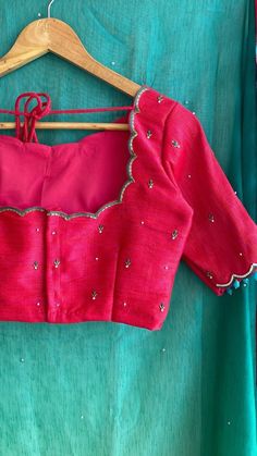 Blous3 Design, Blouse Design Elegant, Scallop Embroidery Blouse, Buttas Blouse Design, Very Simple Blouse Designs, Blouse Works Simple, Simple Works On Blouses, Blouse Designs Without Work, Simple Elegant Blouse Design