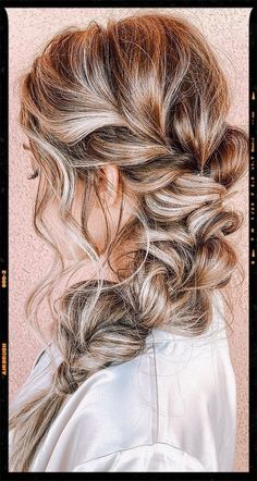 Messy Single Side Braid - Hairstyle Idea Side Braid Wedding, Bride Hairstyles For Long Hair, Bohemian Wedding Hair, Side Braid Hairstyles, Bridesmaid Hair Makeup, Cute Braided Hairstyles, Side Hairstyles, Long Hair Wedding Styles