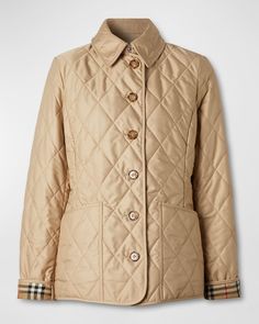 Husband Fashion, Burberry Quilted Jacket, Chic Outerwear, Chic Quilts, Womens Chinos, Fall Fashions, Fantasy Wardrobe, Outer Women, Beige Jacket