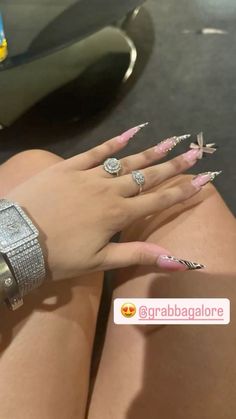 Cute Long Nails, Artsy Nails, Long Acrylic Nail Designs, Baddie Nails, Stiletto Nails Designs, Long Acrylic Nails Coffin, Acrylic Nails Coffin Pink, Unique Acrylic Nails, Bling Acrylic Nails