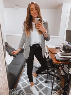 Cute Business Casual, Women Work Outfits, Work Outfit Office, Casual Work Outfits Women, Business Attire Women, Cute Work Outfits, Trendy Business Casual, Office Casual Outfit, Blazer White