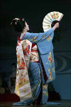 Maiko Geisha, Traditional Japanese Clothing, Japanese Costume, Ta Ta, Afrique Art