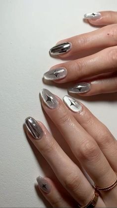 Disco Nails Acrylic, Metallic Flower Nails, Cat Eye Nails Aesthetic, Blue Nail Theory, Manicure Ideas Summer 2024, Cat Eye Nails Short, Black Cat Eye Nails Design, Academia Nails, Nail Lacquer Design