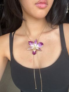 Handpicked and preserved real orchids that have been turned into timeless elegant jewellery that you can wear everyday! Cheap Multicolor Flower Pendant Jewelry, Luxury Delicate Flower Necklace, Luxury Handmade Flower Pendant Necklace, Vintage Butterfly Necklace, Elegant Accessories Jewelry, Elegant Orchid Flower Jewelry, Elegant Pressed Flower Jewelry, Elegant Jewelry With Pressed Flowers, Elegant Pressed Flower Pendant Necklace