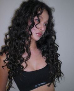 White Women With Curly Hair, Black 2c Hair, Curly Goth Hairstyles, Really Long Curly Hair, Asian Curly Hairstyles, Asian Curly Hair, Brazilian Curls, Hair Ethereal, Curly Asian Hair