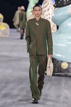 Dior Men Spring 2025 Men’s Runway, Fashion Show & Collection Review [PHOTOS] High Fashion Men, High Fashion Runway, Dior Men, Men Dior, Ideal Wardrobe, Menswear Runway, Men Spring