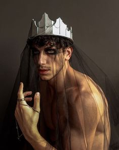 Boy Halloween Makeup, Rebal D, Halloween Shot Ideas, Tim Walker Photography, Dark Costumes, King Costume, Mask Aesthetic, Face Profile, Portrait Photography Men