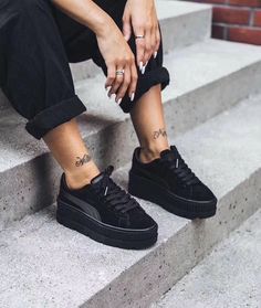 Platform Shoes Sneakers, Puma X Fenty, Shoes Fashion Photography, Puma Fenty, Platform Creepers, Sneakerhead Fashion, Badminton Shoes, High Heel Sneakers, Shoes Outfit