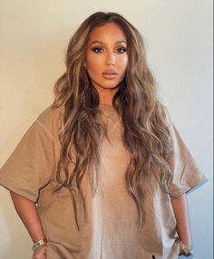 Adrienne Bailon Hair Color, Adrienne Bailon Makeup, Brown Carmel Hair Colors, Golden Honey Blonde Balayage Brunettes, Adrienne Bailon Hair, Honey Blonde Hair On Latinas, Adrienne Houghton, Blond Beige, 2025 Style