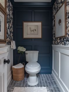 Are you looking for ways to add stylish flair and elegance to your bathroom? Get inspired by these incredible ways to decorate above toilet wall! Chair Rail In Half Bath, Toilet Makeover Budget, Bathroom Millwork Ideas, French Toilet Room, Small Bathroom Ideas With Wainscotting, Panelling In Bathroom Wall, Toilet Room In Master Bath, Toilet Room Wall Decor, Small Hallway Half Bathroom Ideas