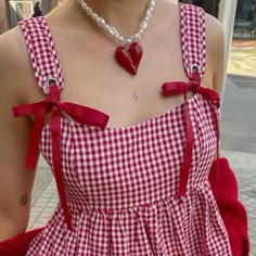 #bows #red Gingham Tank Top, Barcelona Photos, Aesthetic Plaid, Gingham Outfit, Plaid Tank Top, Women Y2k, Top Streetwear, Summer Crop Tops, Top Sleeveless