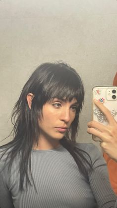 Dark Shag With Highlights, Long Queer Haircuts, Shaggy Mullet Straight Hair, Straight Mullet Hairstyle Women, Mini Bangs Long Hair, Medium Length Mullet, Fairy Core Hair, Mini Bangs Hair