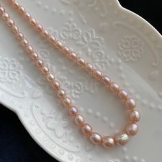 Pink Gradient Pearl Necklace Natural Pearl Necklace 4-9mm - Etsy South Korea Pink And Pearl Necklace, Backyard Bohemian, Pearl Necklace Aesthetic, Child Oc, Bride Pearl Necklace, Pearl Necklace Pink, Pink Pearl Jewelry, White Baroque Pearl Necklace, Tiny Pearl Necklace