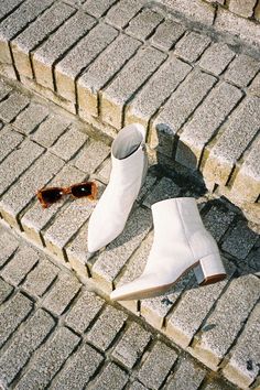 Bag And Shoes Photography, Shoe Photography Ideas, Shoes Photography Ideas, Shoes Fashion Photography, Yellow Sandals, Shoes Photography, Shoe Inspo, Go Wild, Shooting Photo