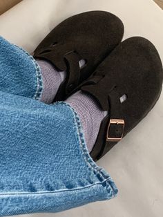 Dark Brown Clogs Outfit, Black Clogs Outfit, Birkenstock Sandals Outfit, Clogs Outfits, Style Clogs, Fall Outfits Casual, Clogs Style, Sandals Outfit