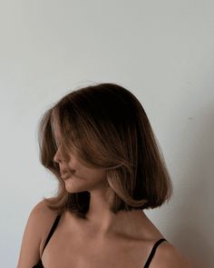 23 Perfect Summer Haircuts For 2024 Cute Haircut Ideas Short, Bob Framing Face, Short Haircut Above Shoulder, Face Frame Haircut Short Hair, Soft Hair Highlights, Short Haircuts For Women Above Shoulder, Short Haircuts Above Shoulder, Haircut Right Above Shoulders, Bob With Framing Layers