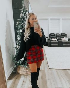 Christmas Eve Outfits, Christmas Outfits Dressy, Christmas Fashion Outfits, Xmas Party Outfits, Christmas Outfit Inspiration, Christmas Eve Outfit, Leni Klum, Holiday Outfits Christmas, Xmas Outfits