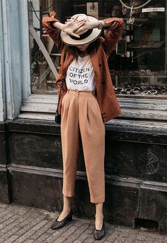 Street style look Beatrice Gutu Casual Chique Stijl, Boho Mode, Style Casual Chic, Cv Design, Mode Boho, Looks Street Style, Outfit Trends, Inspired Outfits, Soft Grunge