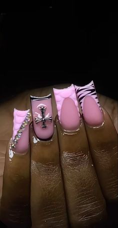 Modern French Manicure, Black French Tip Nail, Pink Black Nails, Black French Tip, French Tip Nail Art, Acrylic Nail Set, Hard Nails, Colored Acrylic Nails, Girly Acrylic Nails