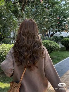 Pelo Ondulado Natural, Brown Wavy Hair, Brown Hair Looks, Thick Wavy Hair, Brown Hair Inspo, Natural Wavy Hair, Haircuts Straight Hair, Skincare Routines