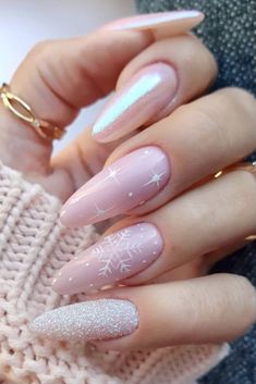 Holiday Nail Designs, Snowflake Nails, White Nail, Nail Arts