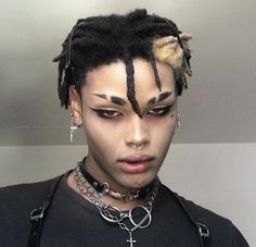 E Boy Makeup, Punk Makeup Men, Eboy Makeup, Eboy Outfits, Egirl Aesthetic Outfits, Men Wearing Makeup, Gender Euphoria, Trad Goth Makeup, Rock Makeup