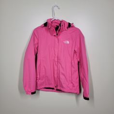 Brand New With Tags Women's North Face Waterproof Triclimate Rain Jacket. Size Extra Small Wattpad Outfits, North Face Ski Jacket, Parka Jacket Women's, Black North Face Jacket, North Face Ski, Black Hooded Jacket, Burgundy Hoodie, North Face Fleece Jacket, Fleece Jacket Womens