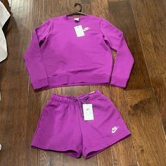 Sweater Small Short Xs Nwt Purple Color Weekend Fits, Baby Dress Clothes, Nike Set, Sleepover Bag, Preppy Winter, Tops Nike, Baggy Clothes, Easter Weekend, Nike Purple