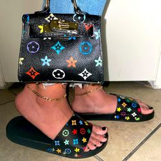 Hot New Summer Vibe, Trending Mini Purse, With Slides And Matching Head Band. Louis Vuitton Duffle, Louis Vuitton Duffle Bag, Louis Vuitton Favorite Mm, Shoes And Purse, Gold Evening Bag, Trendy Purses, Black Evening Bag, Dooney & Bourke Bag, Toned Women