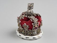 Miniature Imperial State Crown for Dolls House The Crown Jewels, High Priest, Doll Jewelry, Royal Jewels, Royal Jewelry