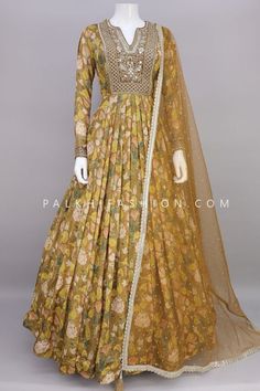 Indian Long Dress, Neat Work, Palkhi Fashion, Cutdana Work, Different Types Of Dresses, Navratri Collection, Net Embroidery