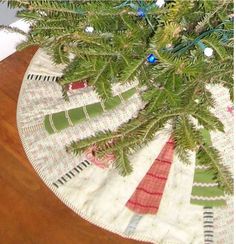 O Easy Christmas Tree Skirt Pattern by Back River Bags Modern Christmas Tree Skirts, Christmas Tree Skirt Pattern, Easy Christmas Tree, Christmas Tree Skirts Patterns, Tree Skirt Pattern, Skirt Pattern Free, Xmas Tree Skirts, Simple Christmas Tree, Christmas D