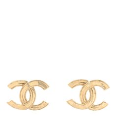 This is an authentic pair of CHANEL Metal CC Earrings in Gold. These classic earrings feature a textured gold Chanel CC logo, simple and elegant. Gold Earrings Chanel, Chanel Earrings Gold, Gold Chanel Earrings, Channel Earrings, Cc Earrings, Gold Chanel, Chanel Logo, Chanel Earrings, Classic Earrings