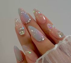 Perlescente Nails, Nail Bling Designs, Elegant Nail Art Designs Classy, Nail Design With Diamonds, Nail Art Simple Elegant Classy, Glittery Nail Designs, Fancy Nail Designs, Baggy Jeans Women, Diamond Nail Designs