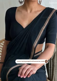 Minimalist Border, Cotton Aesthetic, Black Saree Blouse, Saree Elegant, Hairstyles For Fall, Black Blouse Designs, Winter Sets, Classy Blouses, Saree Blouse Styles