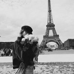 France Travel Aesthetic, Aesthetic Photography Ideas, Ootd Autumn, Paris France Travel, Parisian Lifestyle, Paris Girl, Paris Chic