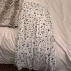 Never Worn, Super Cute Maxi Skirt From Princess Polly Blue Casual Maxi Skirt For Brunch, Casual White Maxi Skirt For Brunch, Long Flower Skirt, Cute Maxi Skirts, Maxi Skirt White, Linen Maxi Skirt, Long Maxi Skirt, White Maxi Skirts, Orange Satin