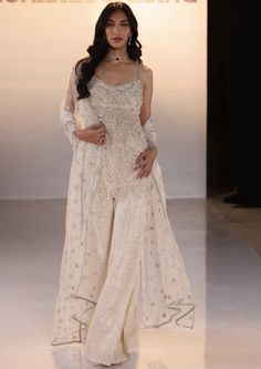 Indian Fits, Ethnic Wears, Desi Fits, Bridal Wardrobe, Indian Bridesmaids, Trendy Prom Dresses, Bridal Styles