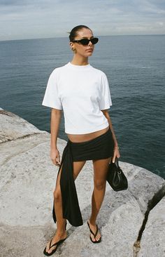 Beach Vacation Aesthetic Outfits, Maldives Aesthetic Outfits, Holiday Outfit Aesthetic, Vacation Outfits Simple, St Barths Outfits, Cabo Outfit Ideas, Spring 2025 Fashion Trends, Long Skirt Summer Outfit, Scottsdale Arizona Outfits