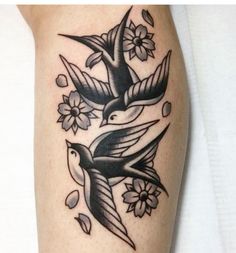 Sparrow Tattoo, Tattoo Traditional, Old School Tattoo Designs, Tatuaje A Color, Traditional Tattoo Art, Black Ink Tattoos