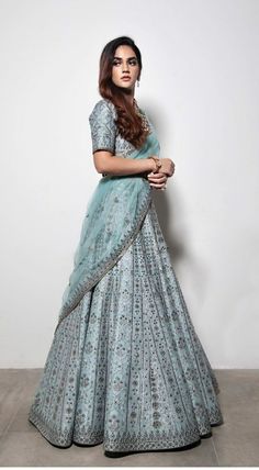 Jj Valaya, Lehenga Saree Design, Mehndi Dress, Indian Fashion Trends, Indian Outfits Lehenga, Wedding Lehenga Designs, Lehnga Dress, Indian Party Wear