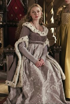 White Queen Costume, Elizabeth Woodville, The White Queen, Tudor Costumes, Grey Gown, The White Princess, Period Dress, Rebecca Ferguson, Old Fashion Dresses