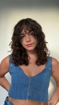 Edgy Haircuts For Long Hair Curly, Wavy Hair Naturally Bangs, Curly Shaggy Hair With Bangs, Medium Curly Haircuts For Oval Faces, Mid Length Hair Wavy Curly, Curly One Length Haircut, Shoulder Length Curly Hair Oval Face, Natural Curls Medium Length Hair, Shag Bangs Curly Hair