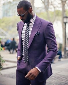 6 Suit Colors for the Classy Gentleman ⋆ Men's Fashion Blog - #TheUnstitchd Beige Groom, Nike Sweatpants Mens, Terno Slim Fit, Dinner Italian, Prom Dinner, Purple Suit, Track Pants Mens, Custom Made Suits, Man Suit