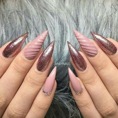 Pinterest @IIIannaIII 🌹💦 Nails Mermaid, Desk Garden, Unicorn Nails Designs, Unicorn Nail Art, Shiny Nails Designs, Nail Aesthetic, Aesthetic Diy, Unicorn Nails, Art Magic