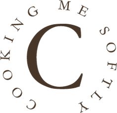 the logo for king me golf and country club, which is located in front of a white background