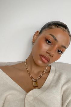 Dewy Makeup Look, 20 Makeup, Prom Look, Makeup For Black Skin, Natural Glowy Makeup, Barbie Makeup, Dewy Makeup, Swag Makeup