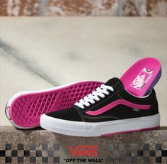 Vans Shoes Fashion, Custom Vans Shoes, Nike Shoes Women Fashion, Painted Canvas Shoes, Dream Shoe, Old Skool Black, Vans Store